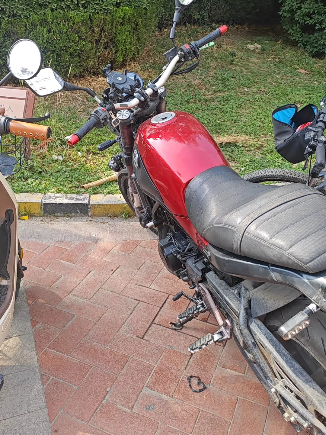 Benelli Leoncino 500