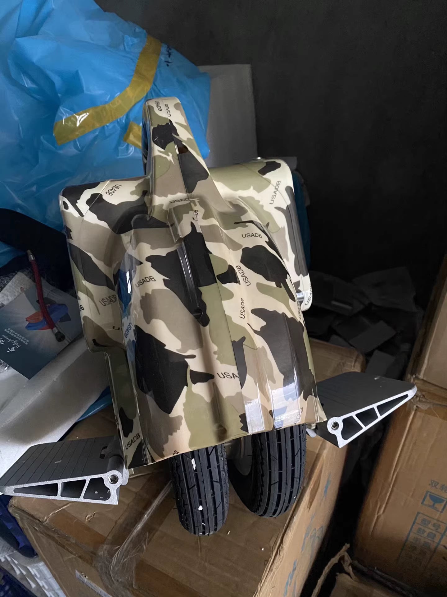 Electric two-wheeled unicycle