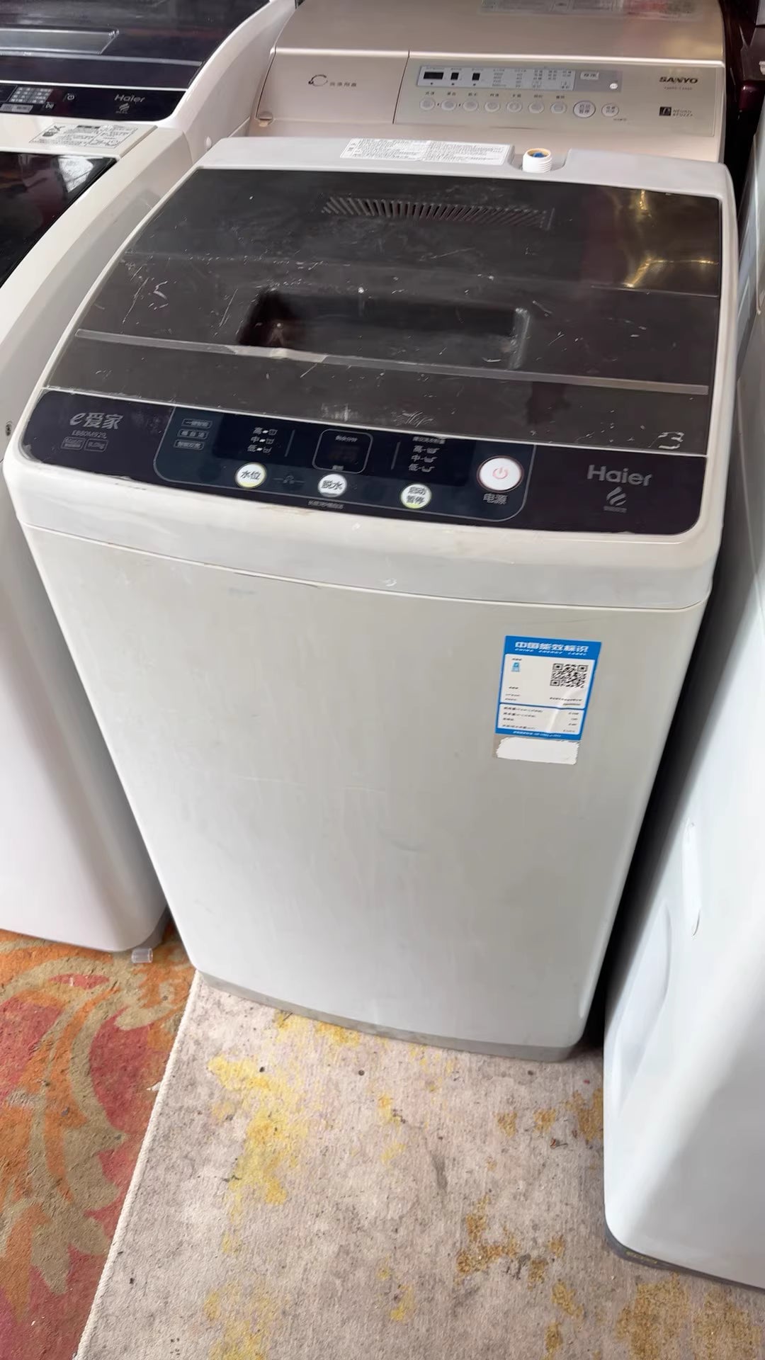 A large number of second-hand washing machines for sale