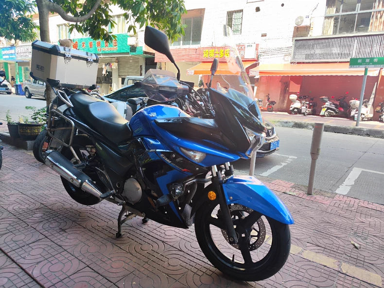 Suzuki GW250F