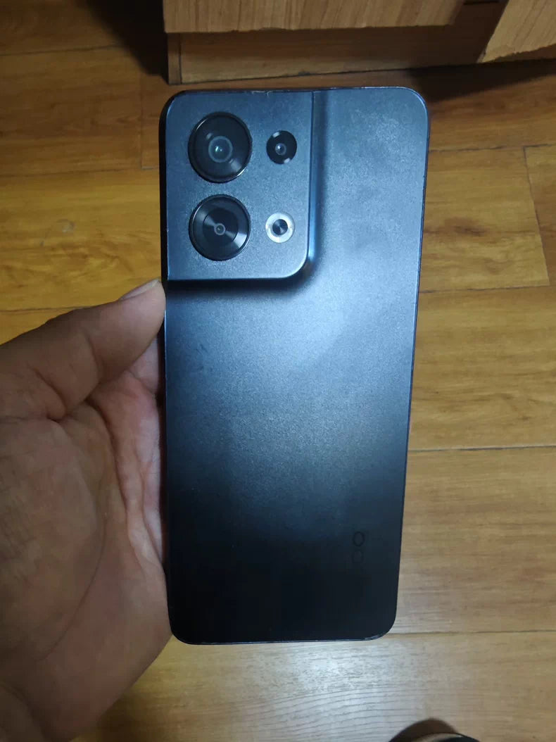 OPPO Reno8