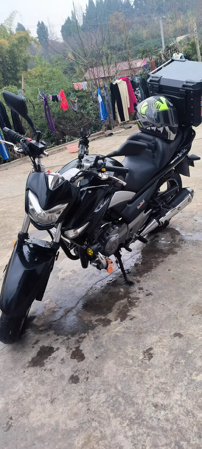 Suzuki GW 250