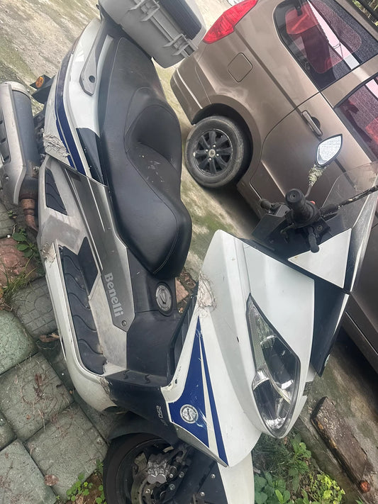 Benali 250 scooter